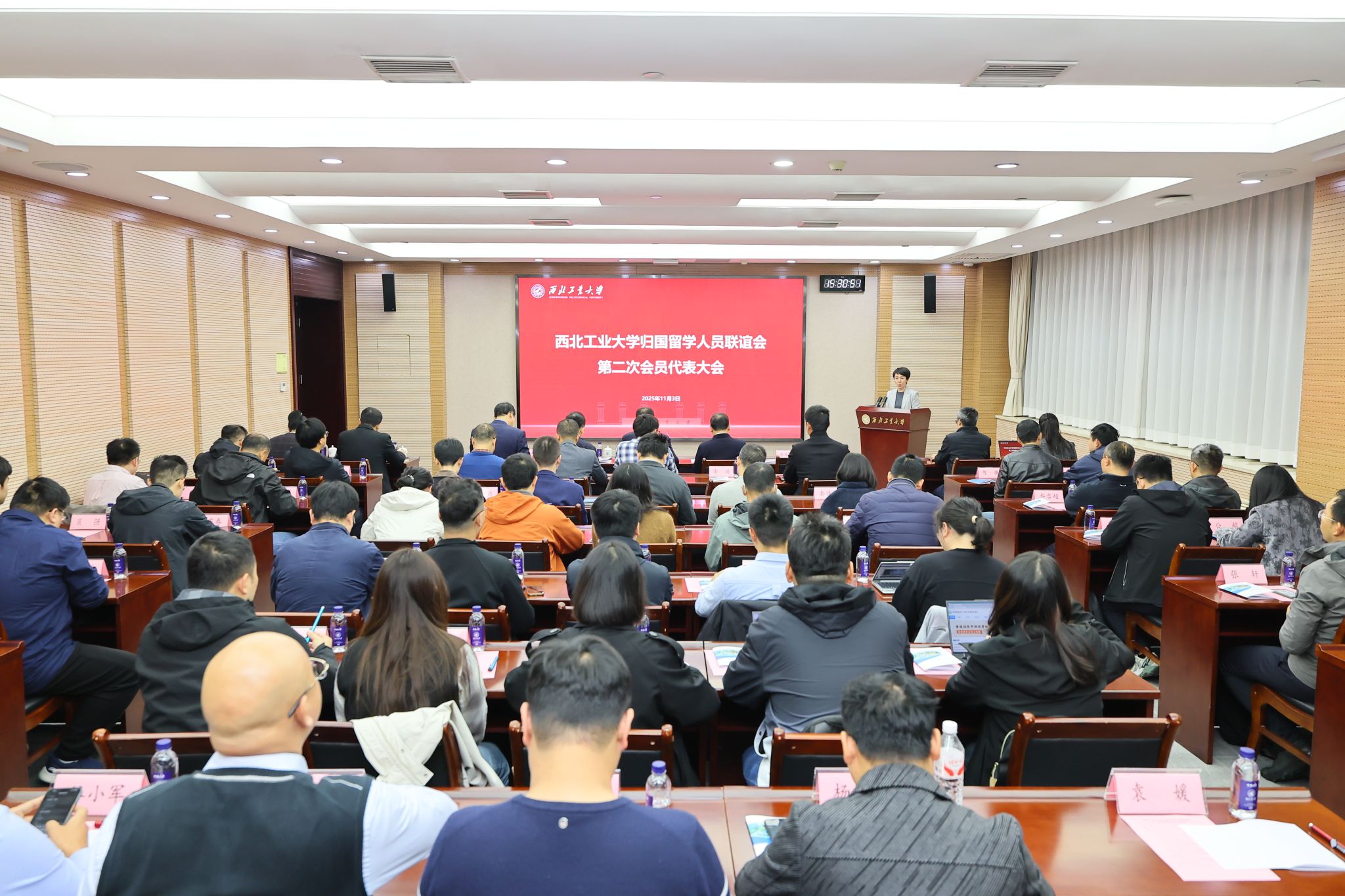 LUDI9812.JPG LUDI9812.JPG