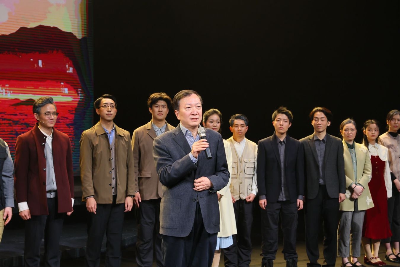 5 李言荣书记观看《大国之蓝》首演并发表讲话.jpg 5 李言荣书记观看《大国之蓝》首演并发表讲话.jpg